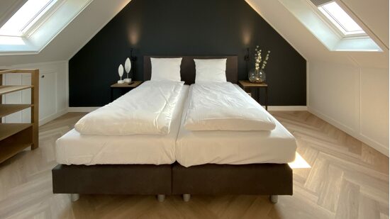 Stylish double bedroom holiday bungalow Zeeland