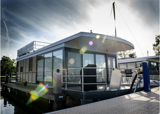 Holiday at Houseboat with roof terrace