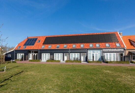 Jede Wohnung hat einen eigenen Eingang und eine eigene Terrasse