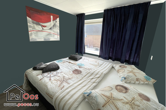 Spacious bedroom with double bed