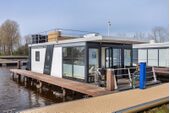 Hausboot am Sneekermeer